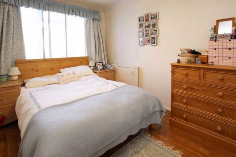 2 bedroom flat to rent, Cedar Terrace, Richmond TW9