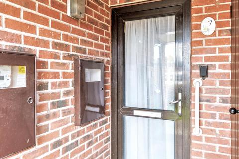 1 bedroom apartment for sale, St Peter's Court, Warwick CV35