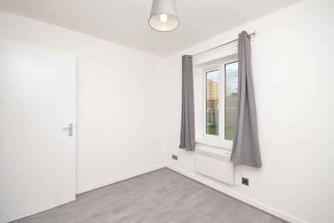 2 bedroom flat to rent, Springfield Court, Ilford , IG1 2BN