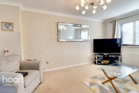 undefined, Charndon Close, Luton