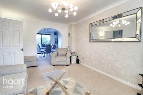 undefined, Charndon Close, Luton