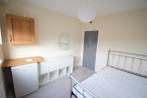 1 bedroom flat to rent, Penarth Road, Cardiff