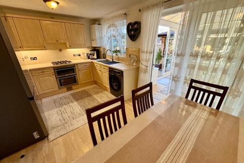 3 bedroom detached house for sale, Farmhill Road, Southfields, Northampton NN3