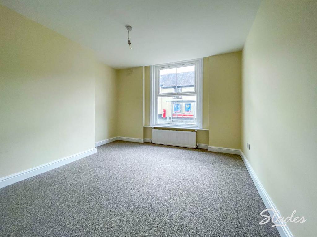 52 Purewell bedroom