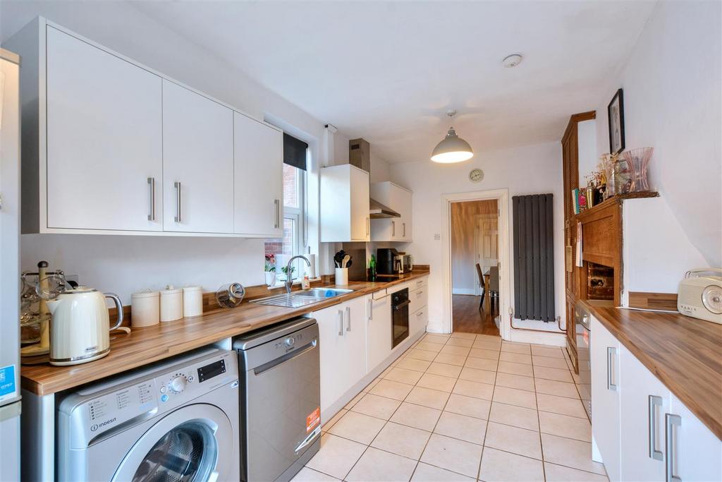 Kitchen 4.jpeg