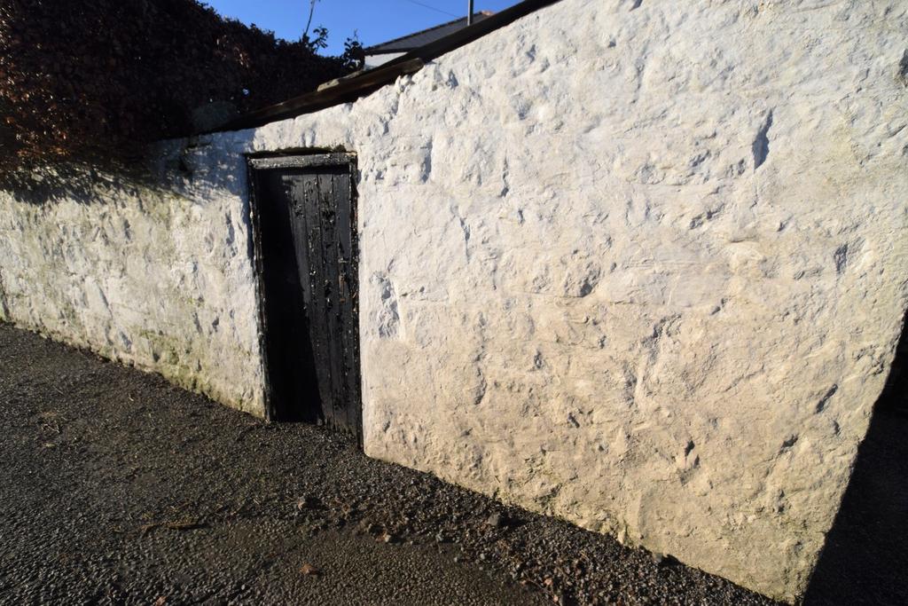 Corra Cottage, Kirkgunzeon, Dumfries, DG2 8 JR - Gr