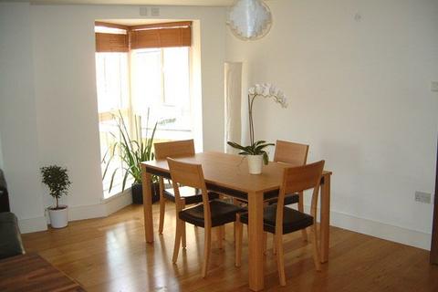 2 bedroom apartment to rent, Lanherne House, The Downs, London