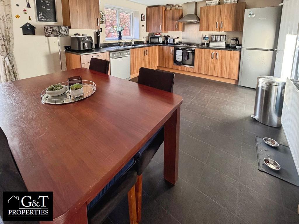Open plan kitchen/diner