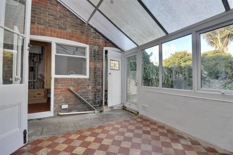 4 bedroom terraced house for sale, Laburnum Grove, Portsmouth, Hampshire, PO2 0HQ