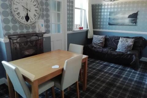 3 bedroom semi-detached house to rent, High Street, Tillicoultry, Clackmannanshire, FK13