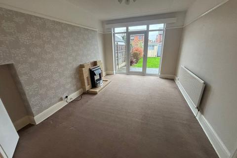 3 bedroom terraced house to rent, Maple Avenue, Willerby, Hull, East Yorkshire, HU10