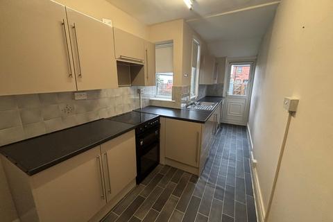 3 bedroom terraced house to rent, Maple Avenue, Willerby, Hull, East Yorkshire, HU10