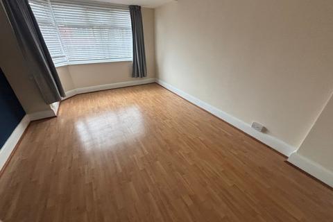 3 bedroom terraced house to rent, Maple Avenue, Willerby, Hull, East Yorkshire, HU10
