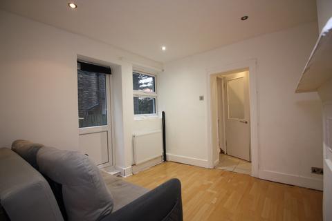 1 bedroom apartment to rent, Vaughan Road, London SE5