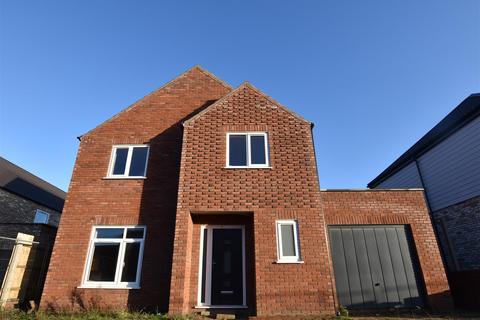4 bedroom detached house for sale, Seaview Crescent, Sheringham