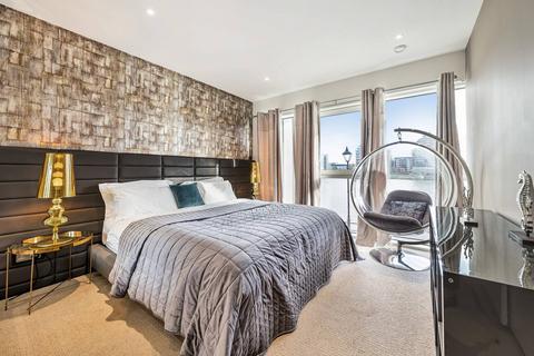 Central Avenue, Fulham, London, SW6