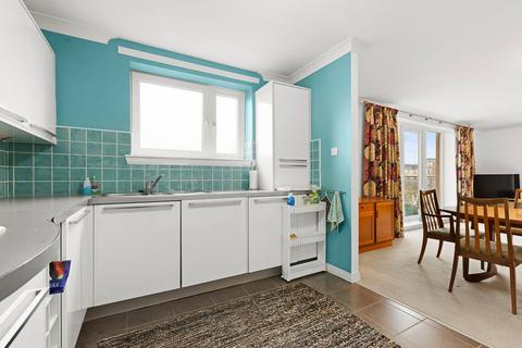 undefined, Lapwing Road, 2/1 5 Lapwing Road, PA4