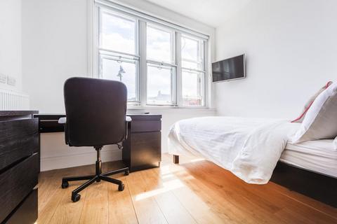 Studio to rent, The Bruce Building, City Centre