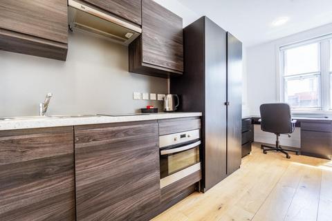 Studio to rent, The Bruce Building, City Centre