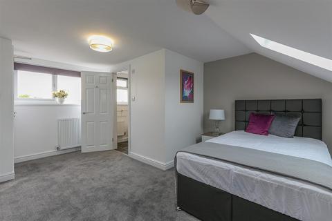 1 bedroom in a house share to rent, Romilly Road, Cardiff CF5