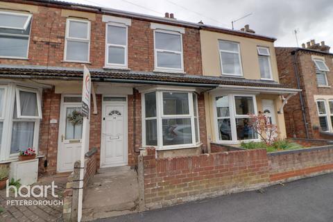 3 bedroom terraced house to rent, York Road, WISBECH