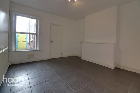 3 bedroom terraced house to rent, York Road, WISBECH