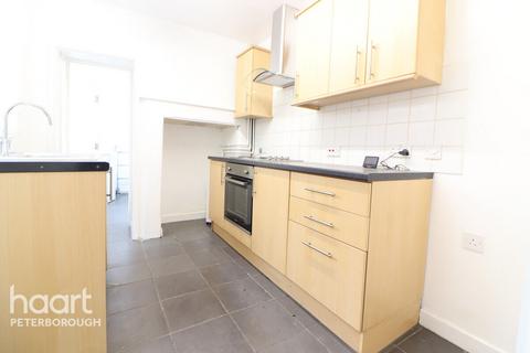 3 bedroom terraced house to rent, York Road, WISBECH
