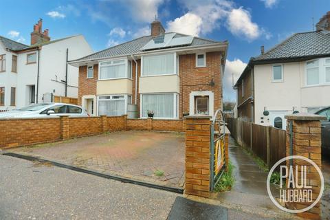 3 bedroom semi-detached house for sale, The Avenue, Pakefield, NR33