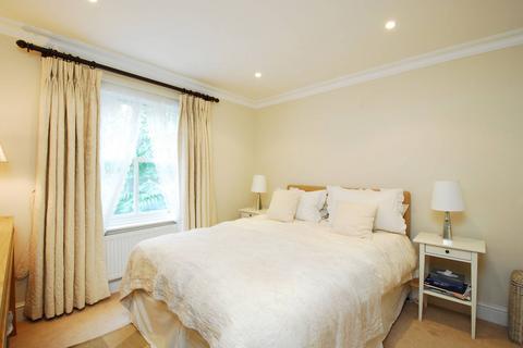 Courtfield Gardens, South Kensington, London, SW5