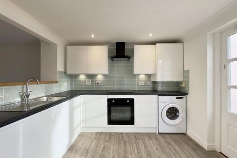 2 bedroom terraced house to rent, Bezant Place, Newquay TR7