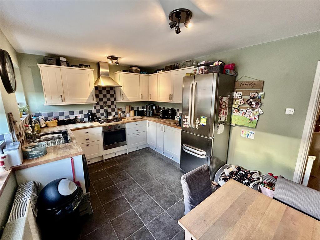 Kitchen1.JPG