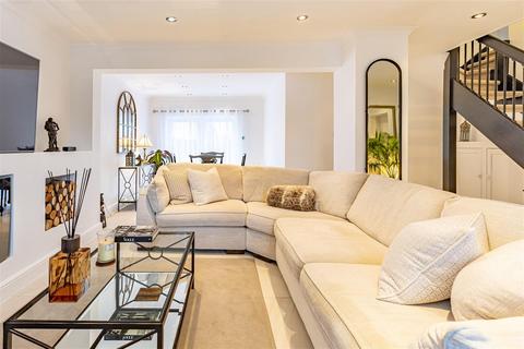 4 bedroom semi-detached house for sale, High Road, North Weald
