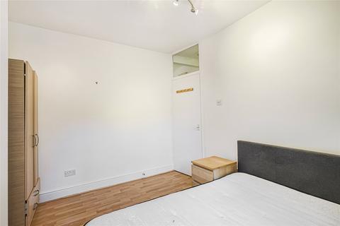 1 bedroom apartment to rent, Inworth Street, London, SW11