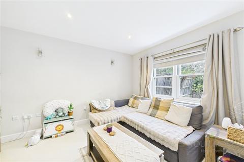 undefined, Sandmartin Close, Buckinghamshire MK18