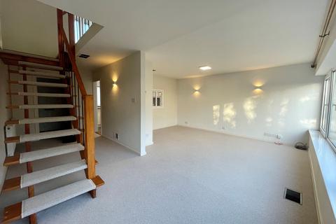 3 bedroom terraced house to rent, Clumber Road West, Nottingham, NG7
