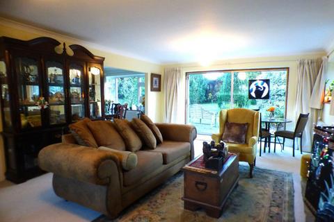 4 bedroom house to rent, Fetcham