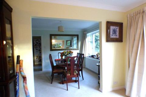 4 bedroom house to rent, Fetcham