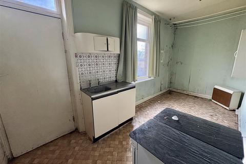 undefined, Huddersfield Road, Wyke, Bradford