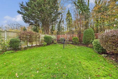 3 bedroom terraced house for sale, New Waverley Road, Noak Bridge, Essex, SS15