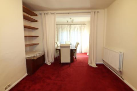 3 bedroom semi-detached house to rent, Luton LU2