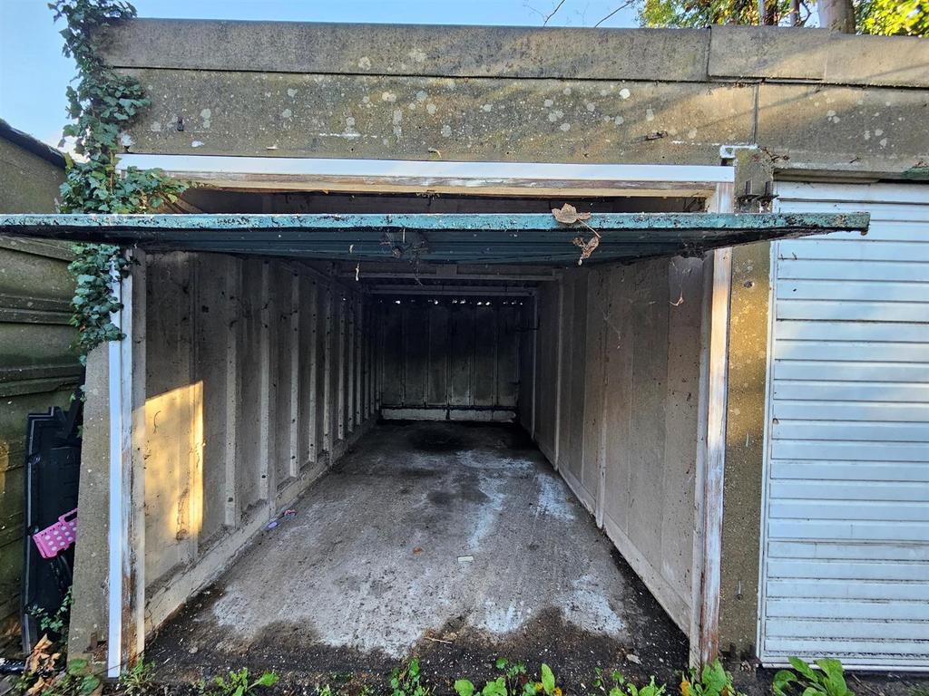 .garageinside.jpg