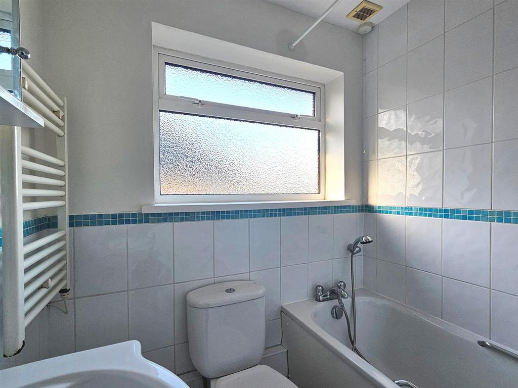 .bathroom.jpg