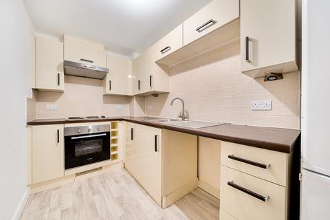 2 bedroom flat for sale, Hursley Road, Chandler's Ford, Eastleigh, Hampshire, SO53