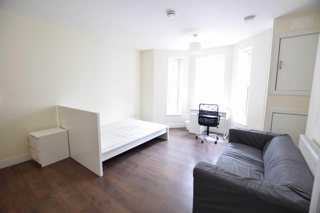 Loungebedroom