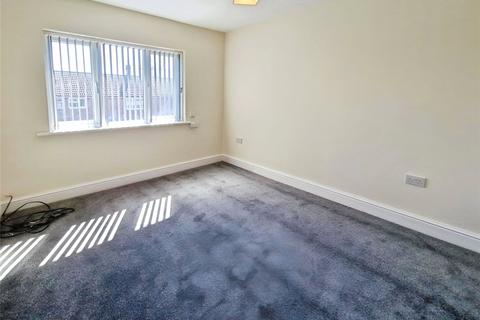 3 bedroom end of terrace house to rent, Spa Crescent, Manchester M38