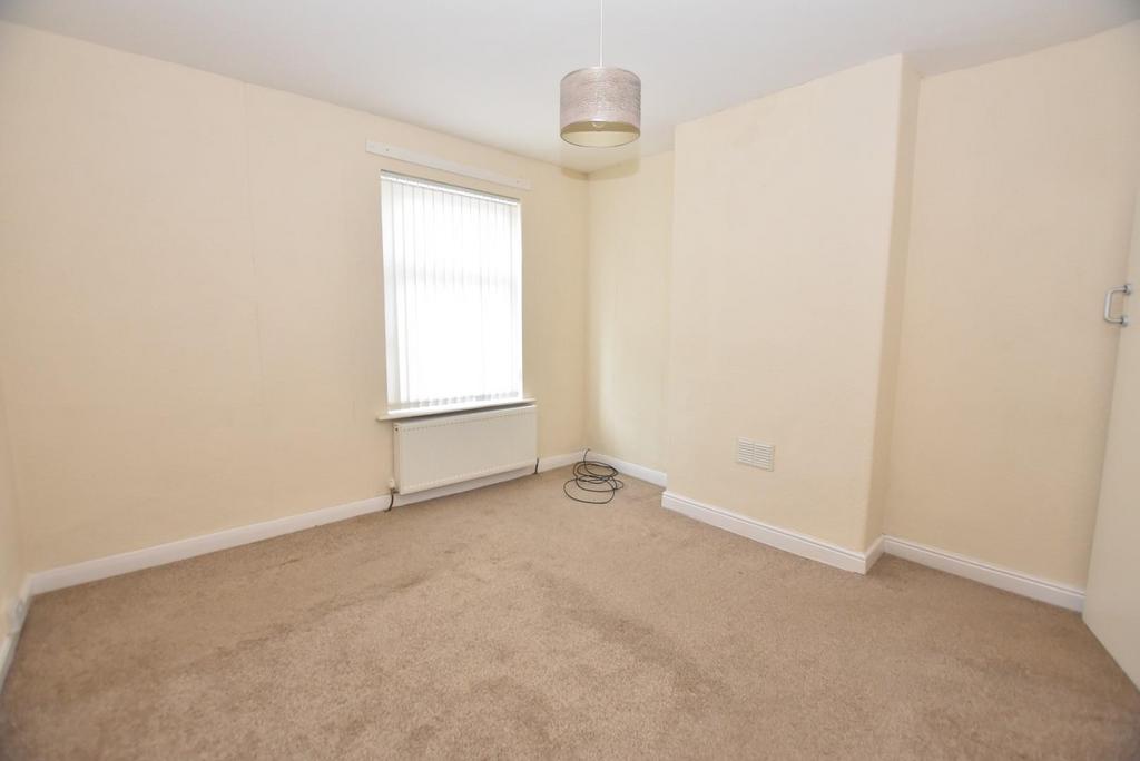 Bedroom 1.jpg