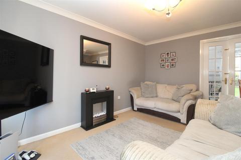 2 bedroom semi-detached house to rent, Greenhills, Newcastle Upon Tyne