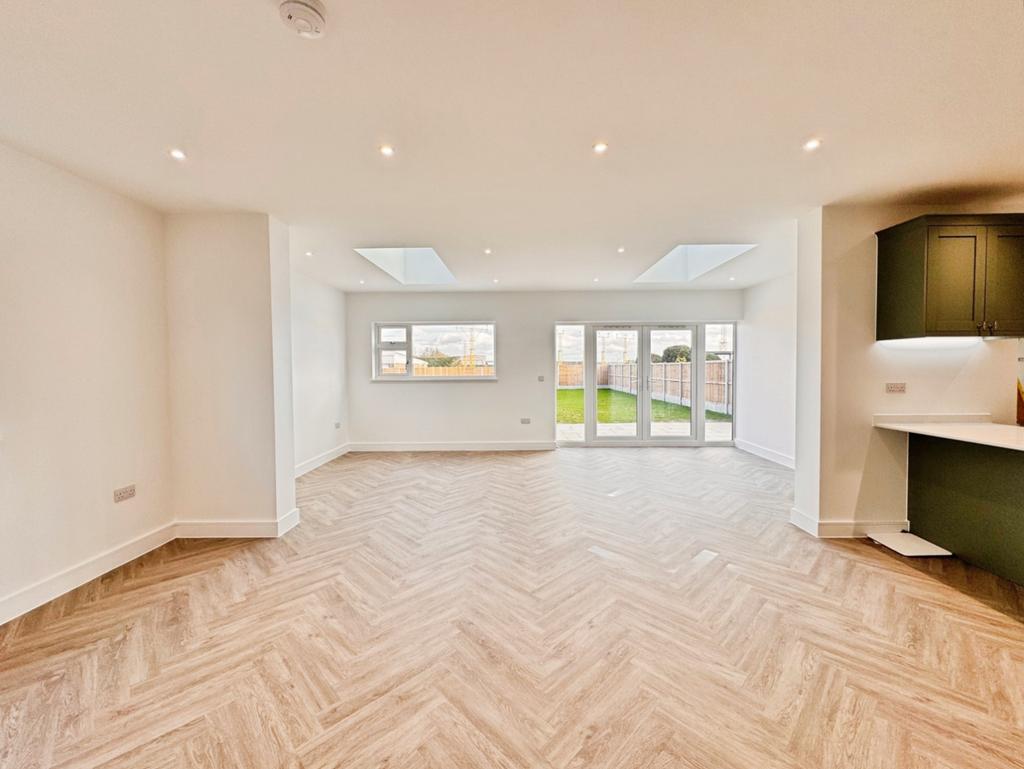 Pbox-living room-376448.jpg