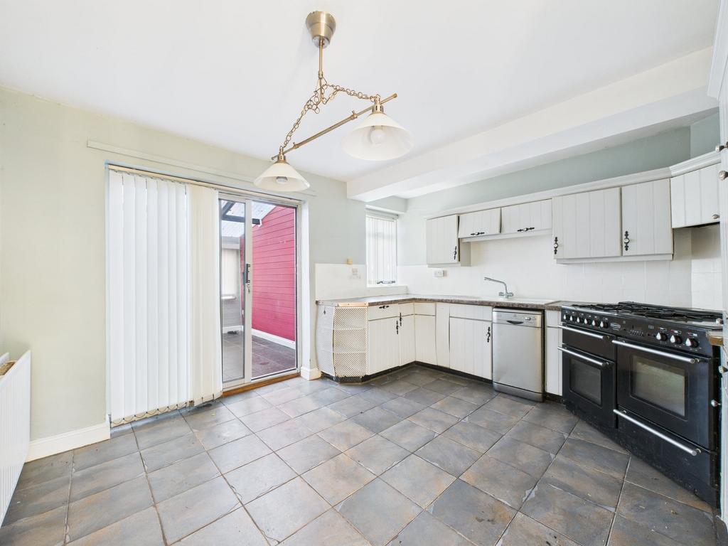 Breakfast/kitchen