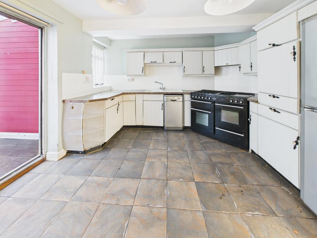 Breakfast/kitchen